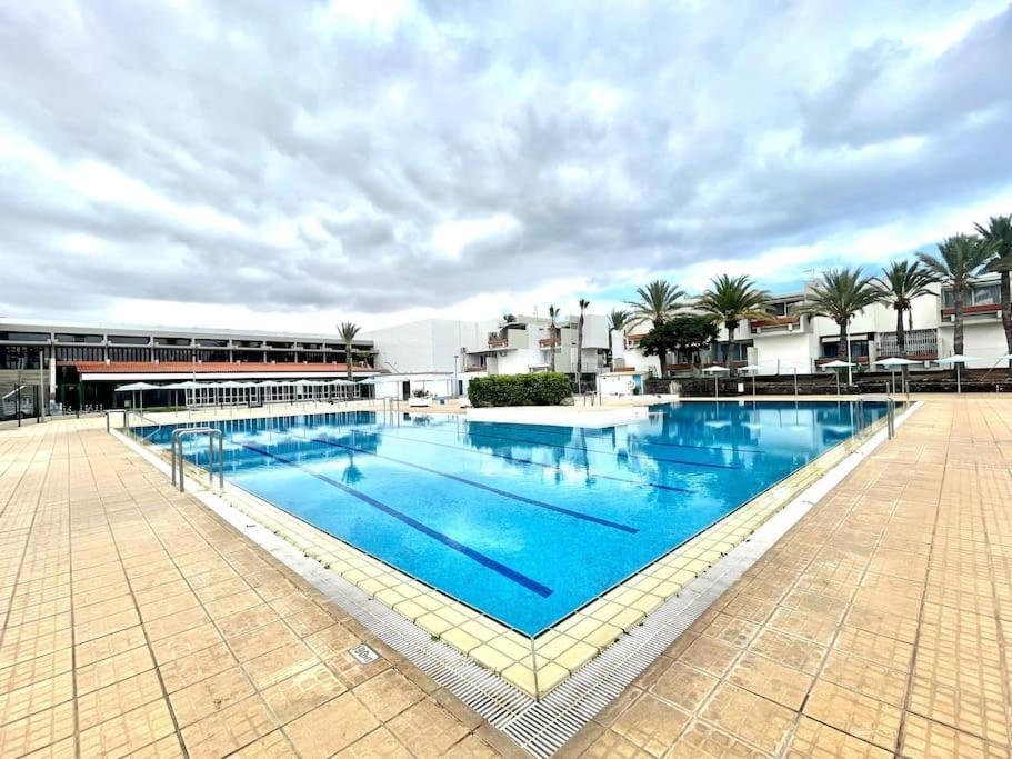 קוסטה דל סילנסיו Apartamento Con Piscina Sur De Tenerife מראה חיצוני תמונה