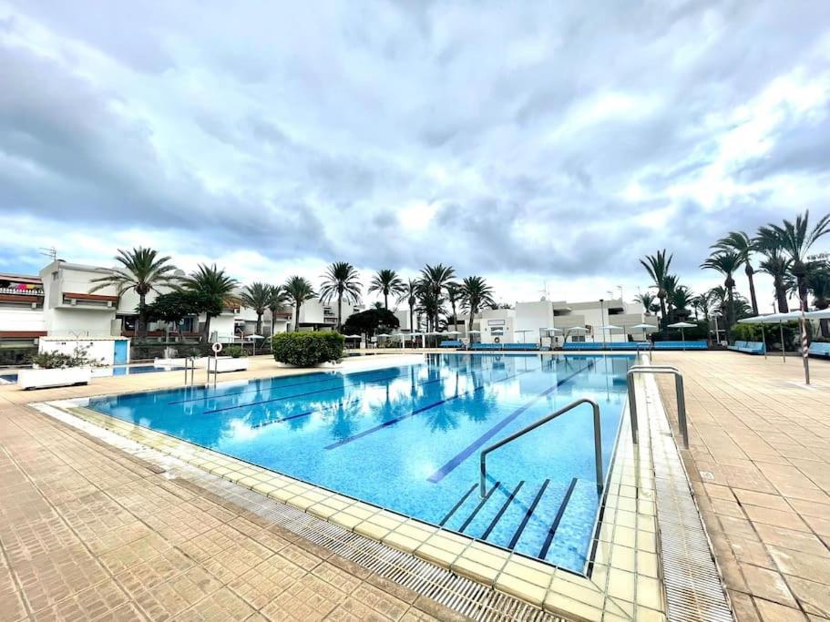 קוסטה דל סילנסיו Apartamento Con Piscina Sur De Tenerife מראה חיצוני תמונה